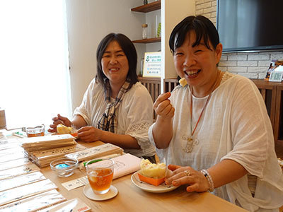 松前デッキ店のモミカフェ