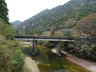 板敷川